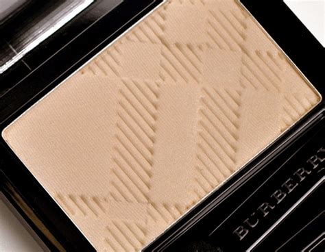 Burberry Trench (02) Sheer Eye Shadow Product Info 